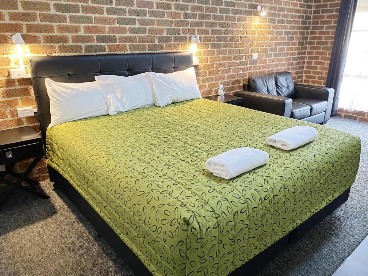 Leeton Heritage Motor Inn Экстерьер фото