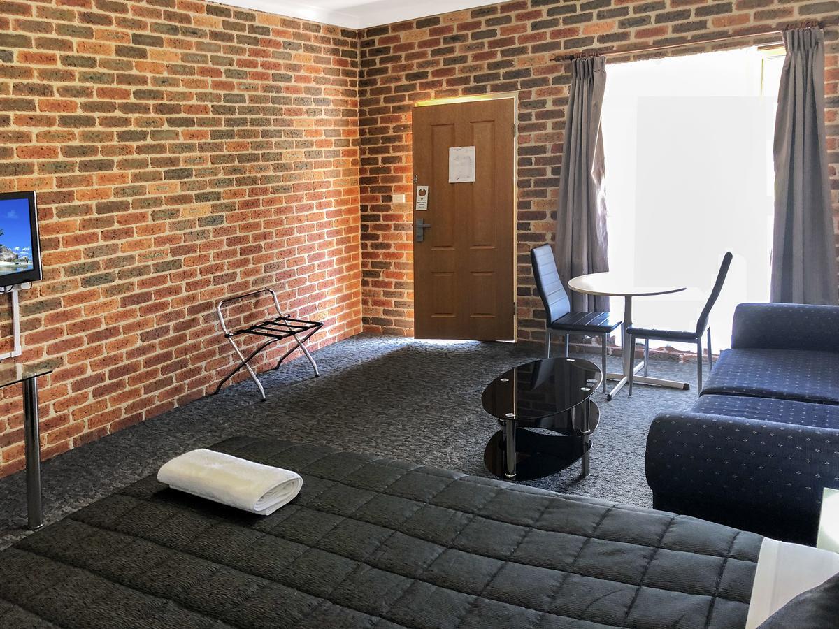 Leeton Heritage Motor Inn Экстерьер фото