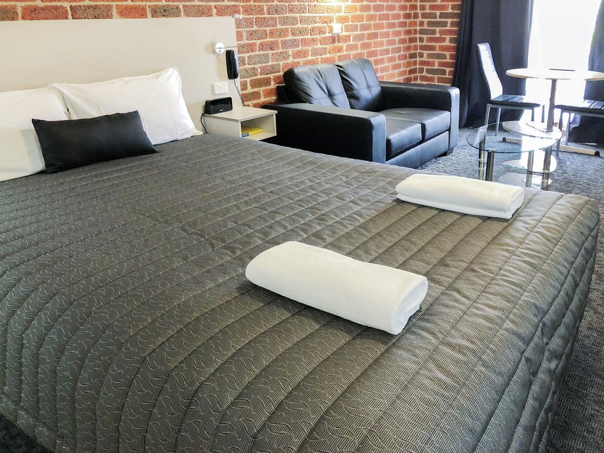 Leeton Heritage Motor Inn Экстерьер фото
