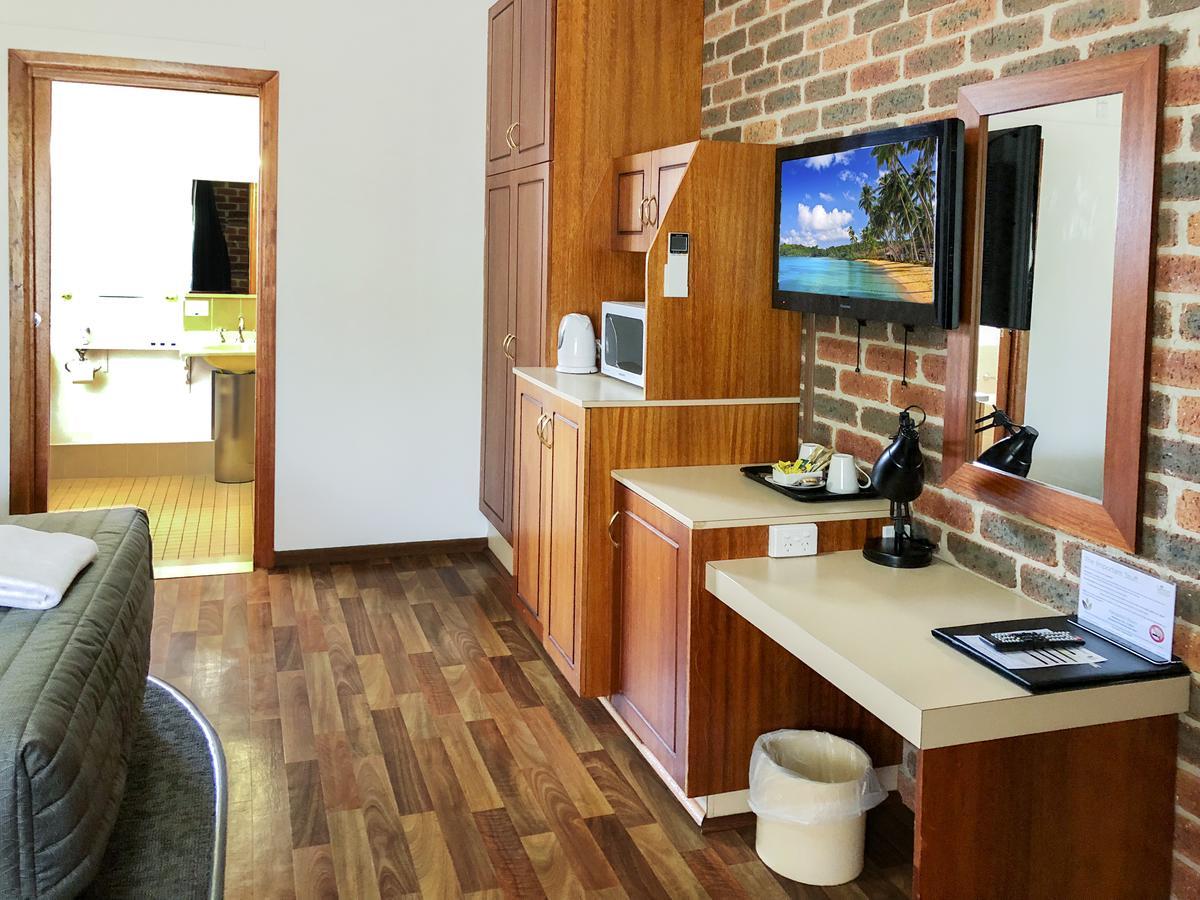 Leeton Heritage Motor Inn Экстерьер фото