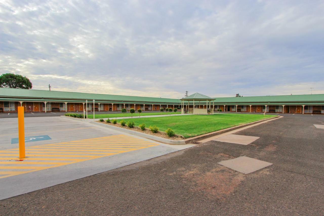 Leeton Heritage Motor Inn Экстерьер фото