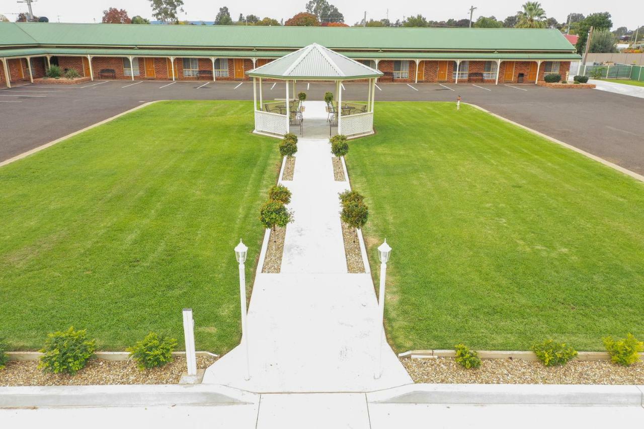 Leeton Heritage Motor Inn Экстерьер фото