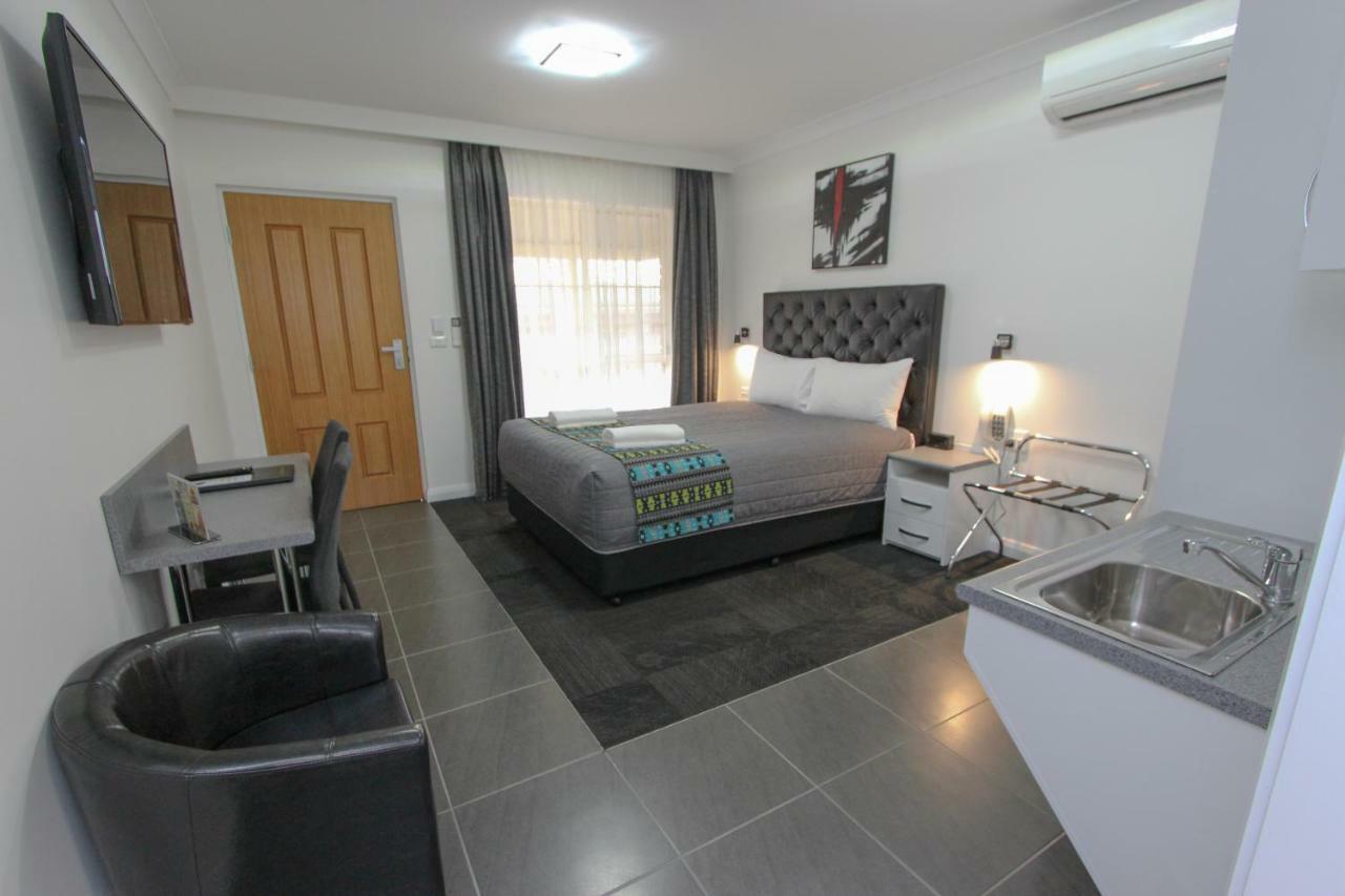Leeton Heritage Motor Inn Экстерьер фото